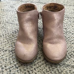 Shiny girl booties - size 9 - light pink